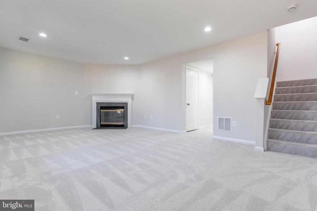 Image 34 of property listing at 12330 QUARTERBACK CT, Bowie, MD 20720