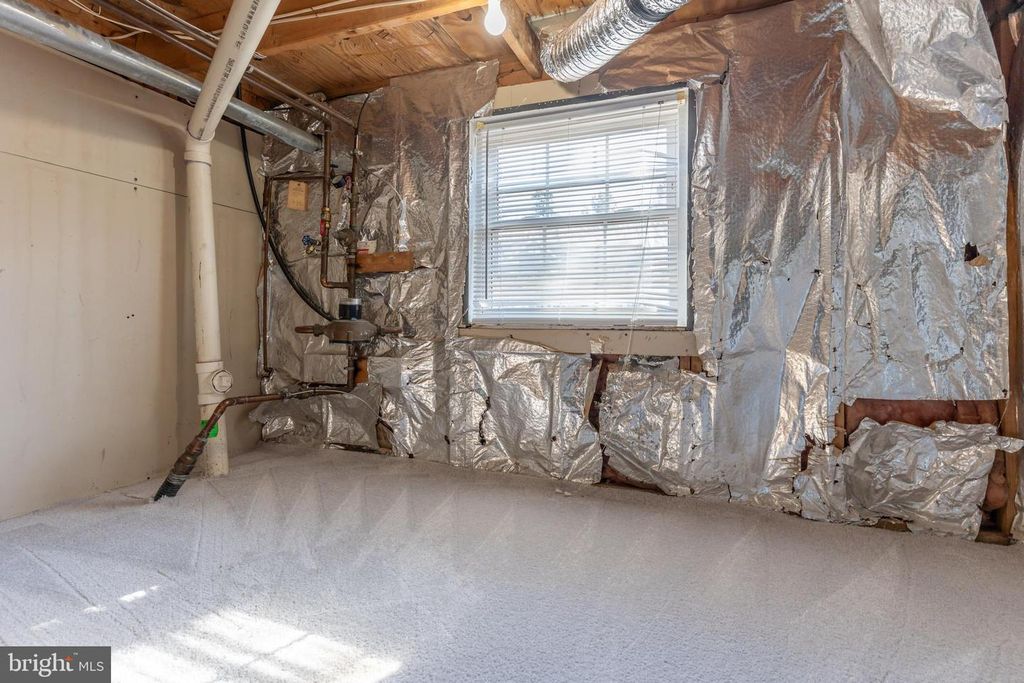 Image 38 of property listing at 12330 QUARTERBACK CT, Bowie, MD 20720