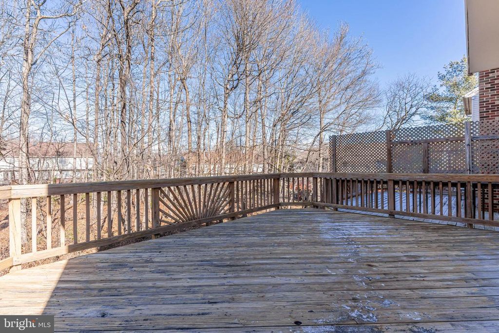 Image 8 of property listing at 12330 QUARTERBACK CT, Bowie, MD 20720