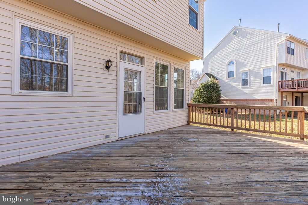Image 9 of property listing at 12330 QUARTERBACK CT, Bowie, MD 20720