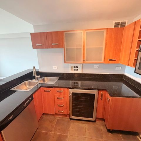 7337 S South Shore Drive 1412, Chicago, IL 60649