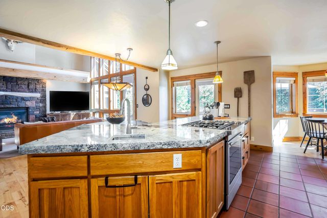 57620 Holly Lane, Sunriver, OR 97707