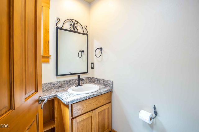 57620 Holly Lane, Sunriver, OR 97707