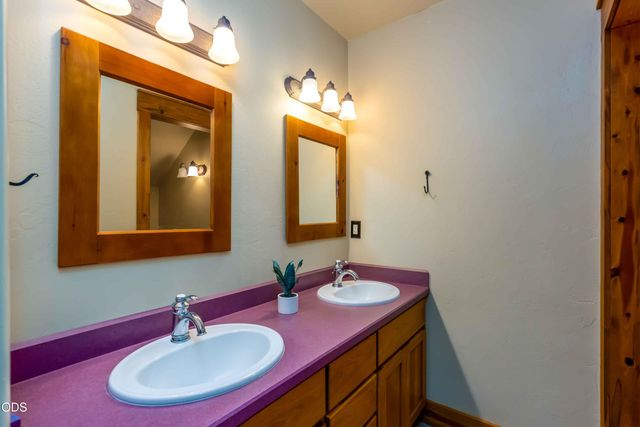 57620 Holly Lane, Sunriver, OR 97707
