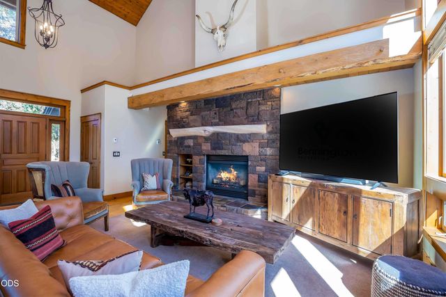 57620 Holly Lane, Sunriver, OR 97707