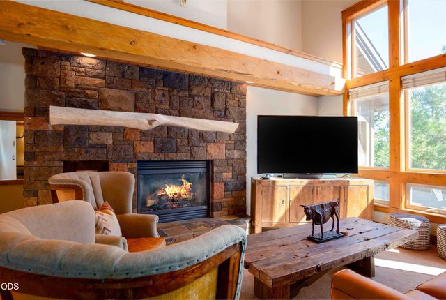 57620 Holly Lane, Sunriver, OR 97707