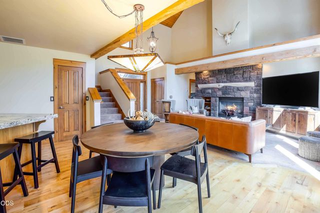57620 Holly Lane, Sunriver, OR 97707
