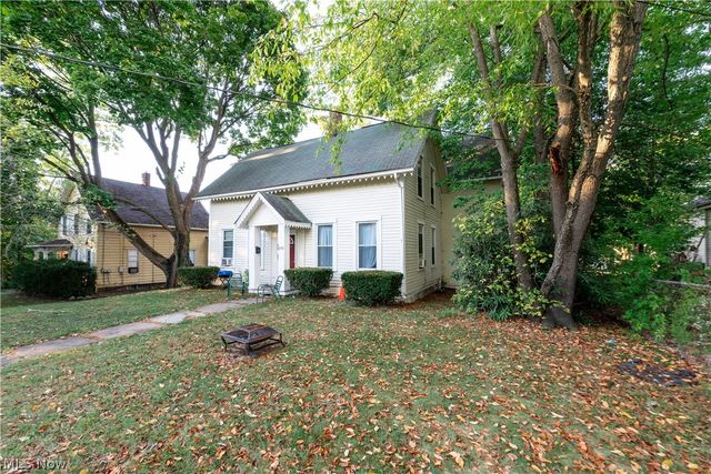 242 W Highland Avenue, Ravenna, OH 44266