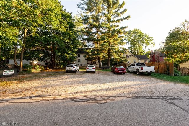242 W Highland Avenue, Ravenna, OH 44266