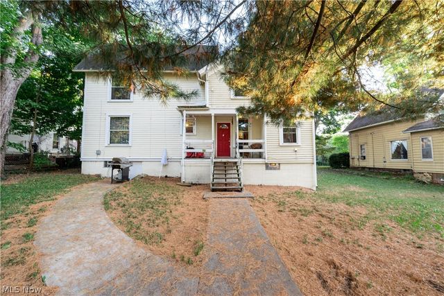 242 W Highland Avenue, Ravenna, OH 44266
