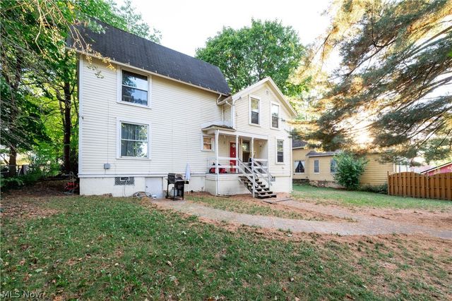 242 W Highland Avenue, Ravenna, OH 44266