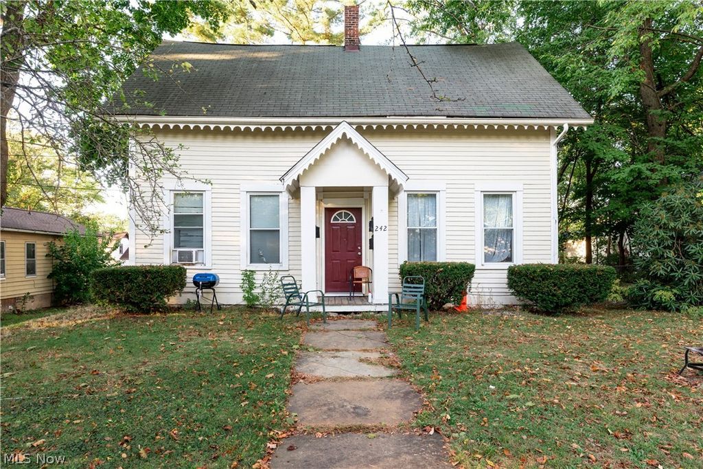 242 W Highland Avenue, Ravenna, OH 44266