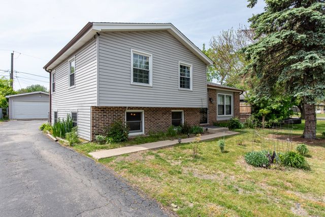 3332 N Lewis Avenue, Waukegan, IL 60087