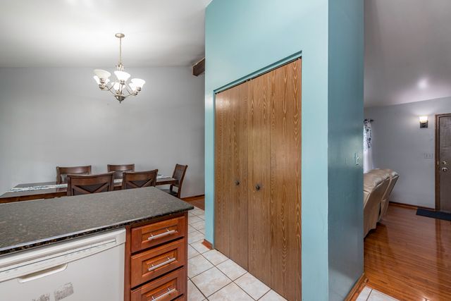 3332 N Lewis Avenue, Waukegan, IL 60087