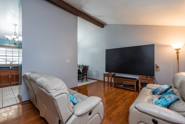 3332 N Lewis Avenue, Waukegan, IL 60087
