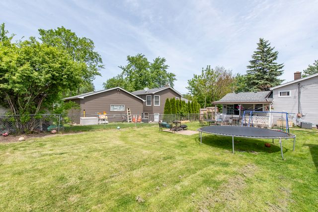 3332 N Lewis Avenue, Waukegan, IL 60087