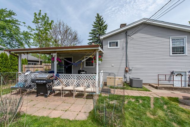 3332 N Lewis Avenue, Waukegan, IL 60087