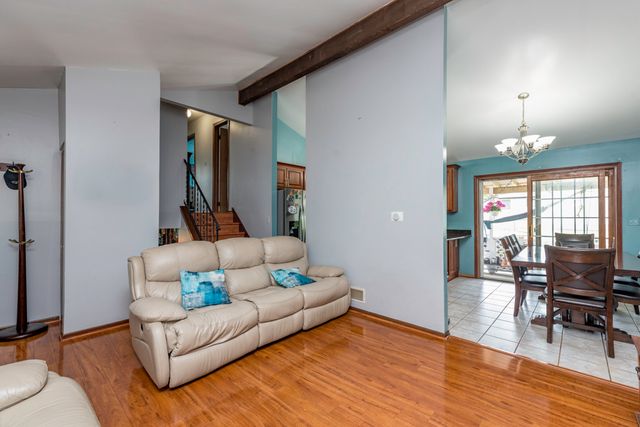 3332 N Lewis Avenue, Waukegan, IL 60087