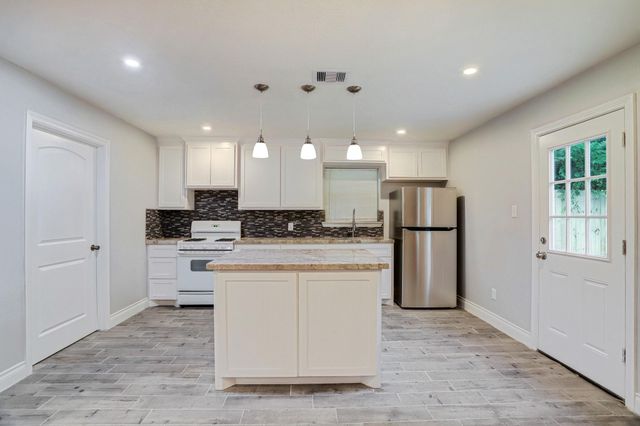 6634 Granite Street, Houston, TX 77092