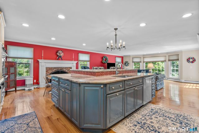 42 Sturbridge Hill Road, New Canaan, CT 06840