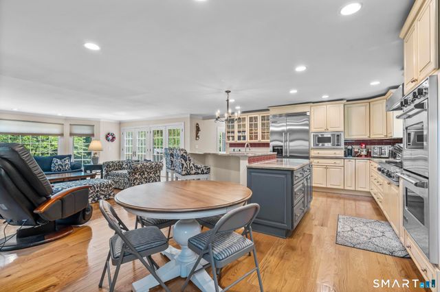 42 Sturbridge Hill Road, New Canaan, CT 06840