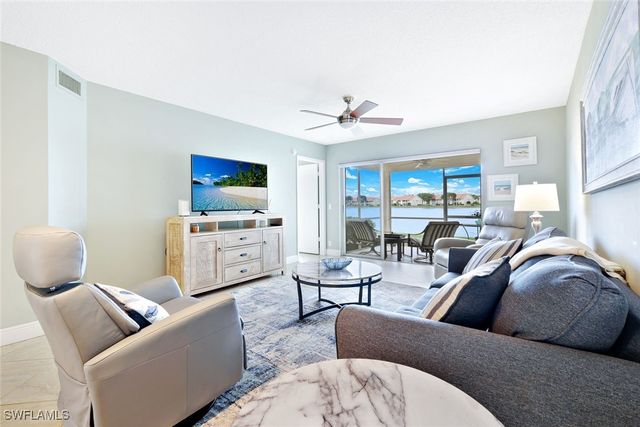 7818 Emerald CIR E103, Naples, FL 34109