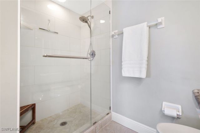 7818 Emerald CIR E103, Naples, FL 34109