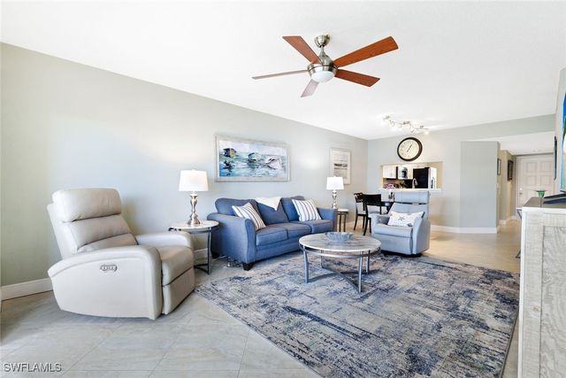 7818 Emerald CIR E103, Naples, FL 34109