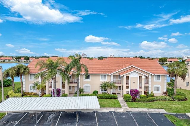 7818 Emerald CIR E103, Naples, FL 34109