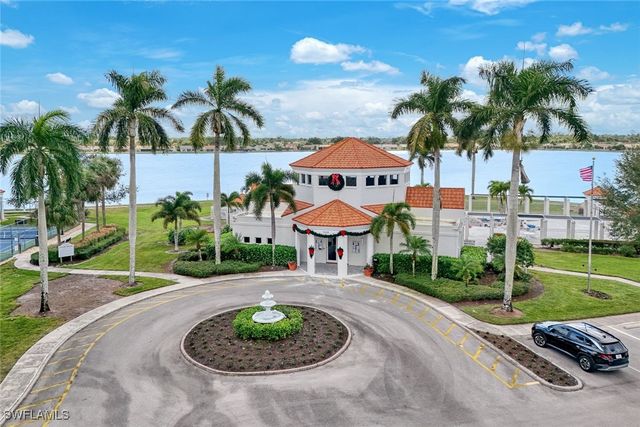 7818 Emerald CIR E103, Naples, FL 34109