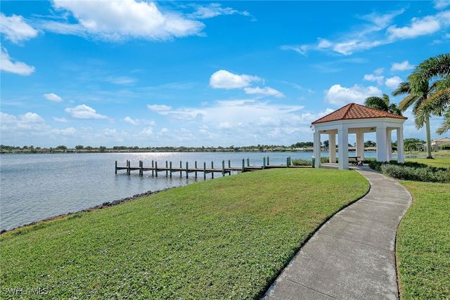 7818 Emerald CIR E103, Naples, FL 34109