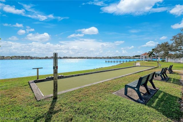 7818 Emerald CIR E103, Naples, FL 34109