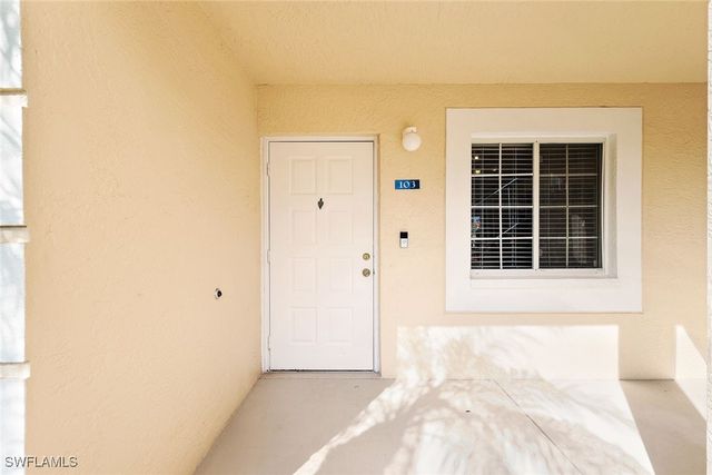 7818 Emerald CIR E103, Naples, FL 34109