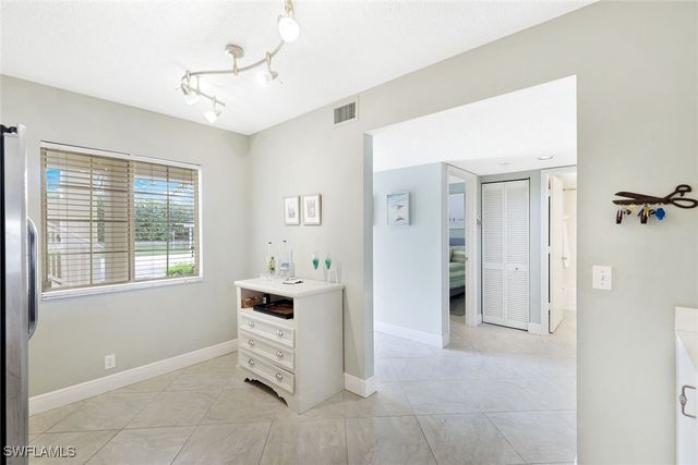 7818 Emerald CIR E103, Naples, FL 34109