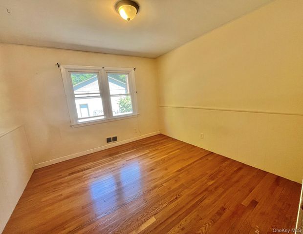 9 Ferndale Place, Larchmont, NY 10538
