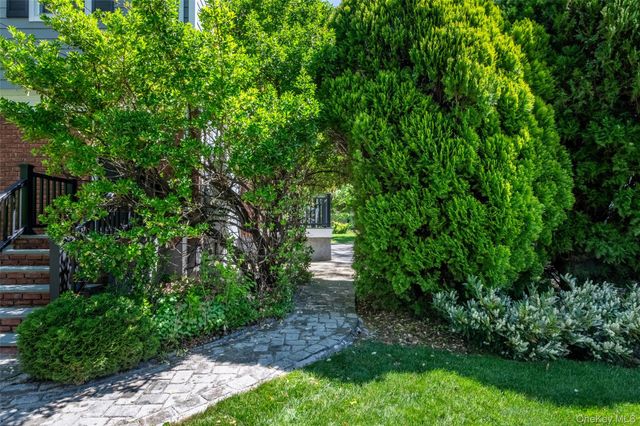 29 Oakdale Avenue, New Rochelle, NY 10801