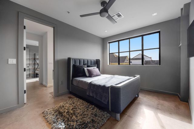 908 White Street, Houston, TX 77007