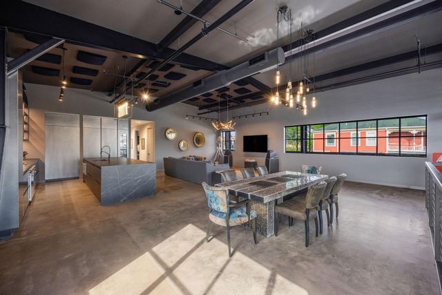 908 White Street, Houston, TX 77007