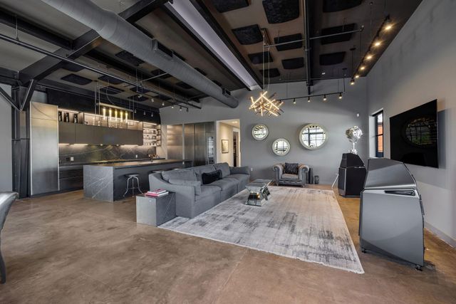 908 White Street, Houston, TX 77007