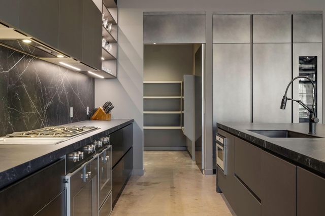 908 White Street, Houston, TX 77007