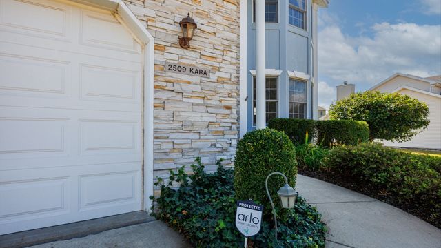 2509 Kara Crossing, Bloomington, IL 61704