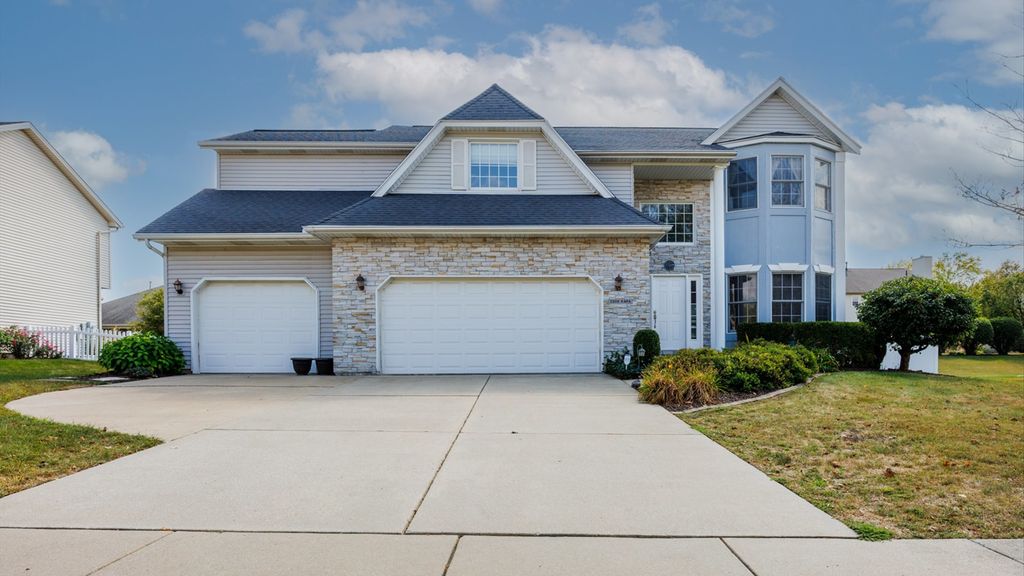 2509 Kara Crossing, Bloomington, IL 61704