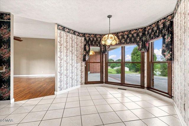 1272 Stonewall Jackson Drive, Dandridge, TN 37725