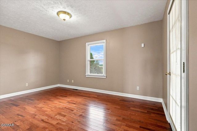 1272 Stonewall Jackson Drive, Dandridge, TN 37725