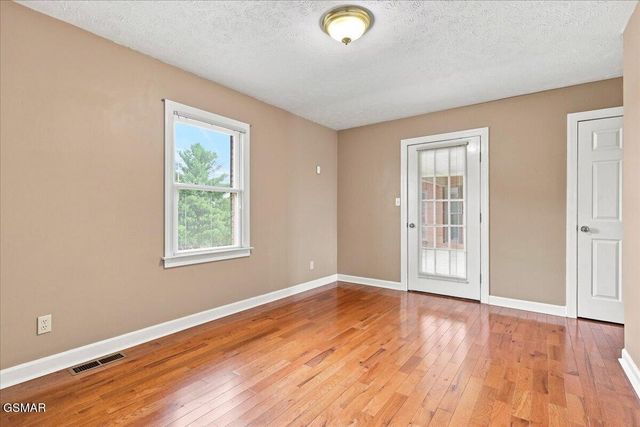1272 Stonewall Jackson Drive, Dandridge, TN 37725