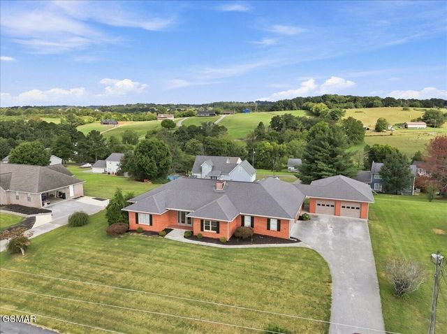 1272 Stonewall Jackson Drive, Dandridge, TN 37725