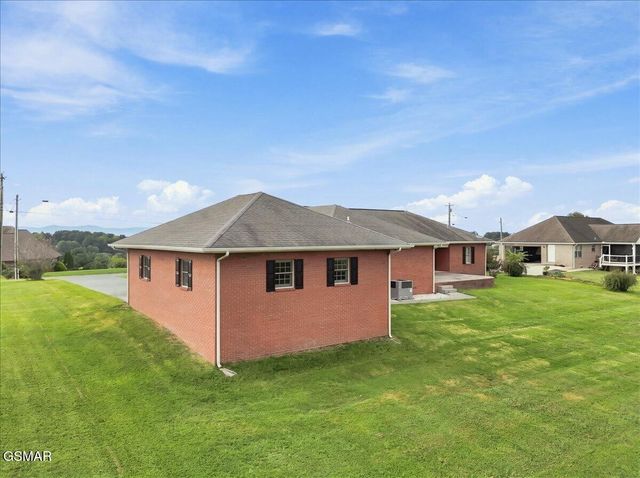 1272 Stonewall Jackson Drive, Dandridge, TN 37725