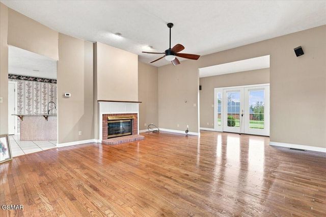1272 Stonewall Jackson Drive, Dandridge, TN 37725