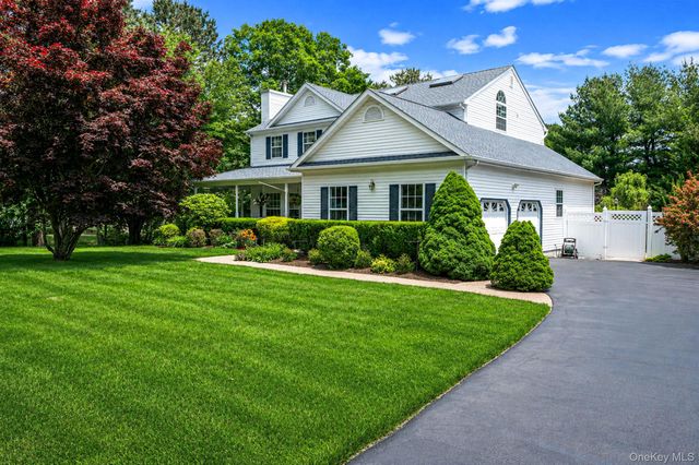 191 Natures Lane, Miller Place, NY 11764