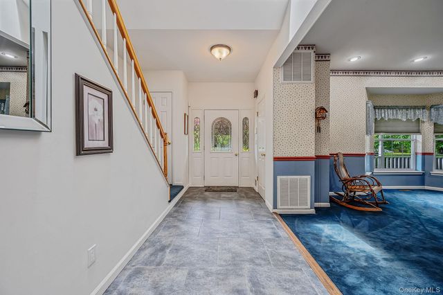191 Natures Lane, Miller Place, NY 11764